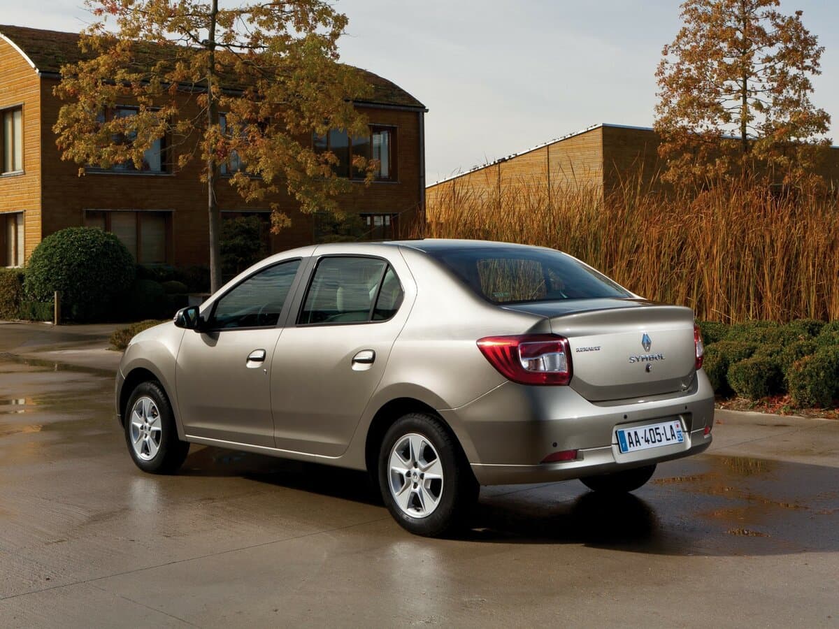 Renault Symbol llI — 3/4 arxadan