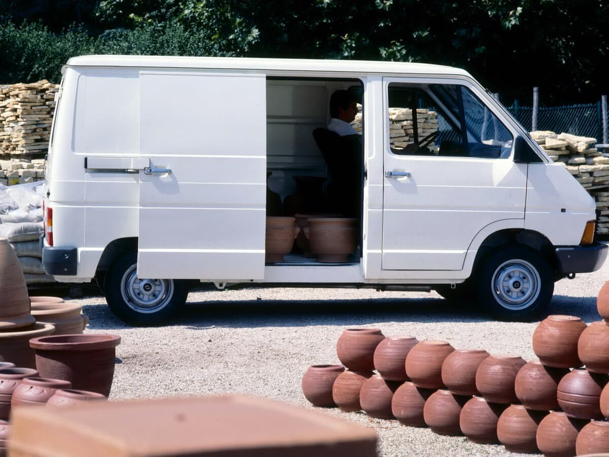 Renault Trafic I — Yandan