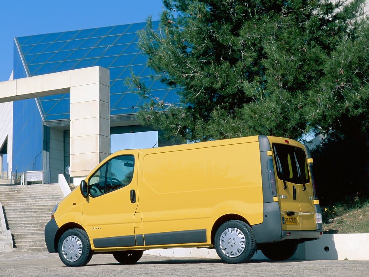 Renault Trafic II — 3/4 arxadan