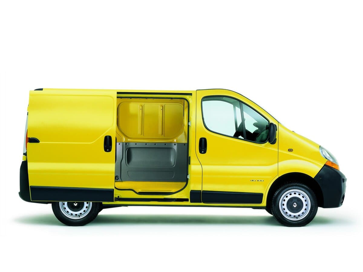 Renault Trafic II — Yandan