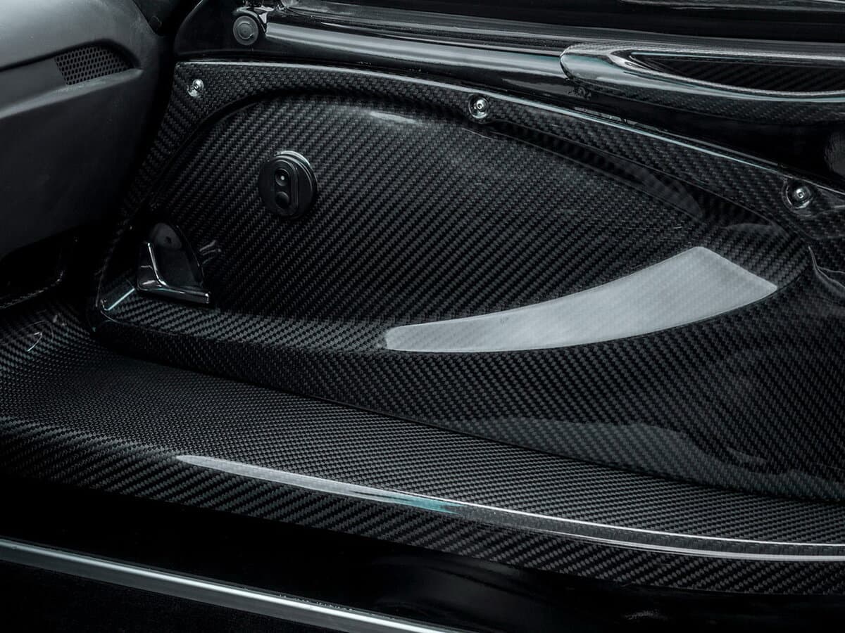 Rezvani Beast I — Qapı