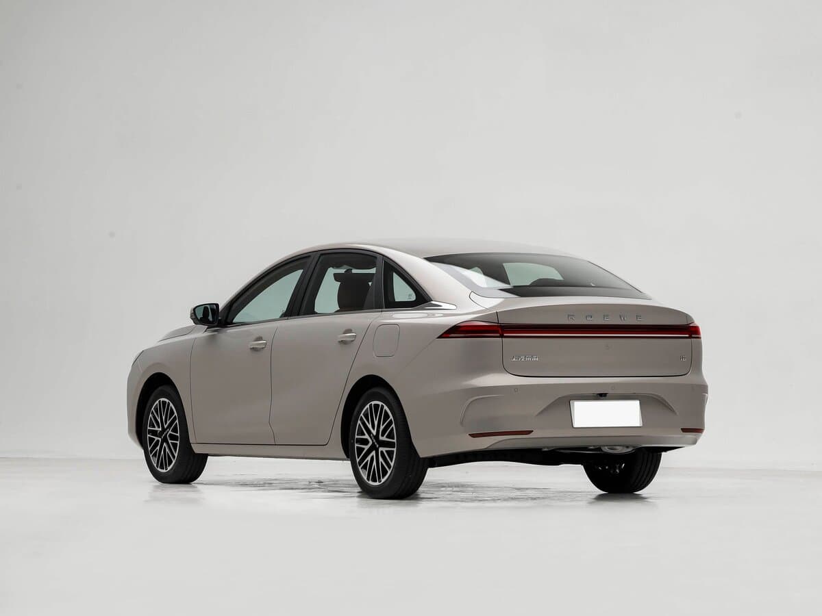 Roewe i6 II — 3/4 arxadan