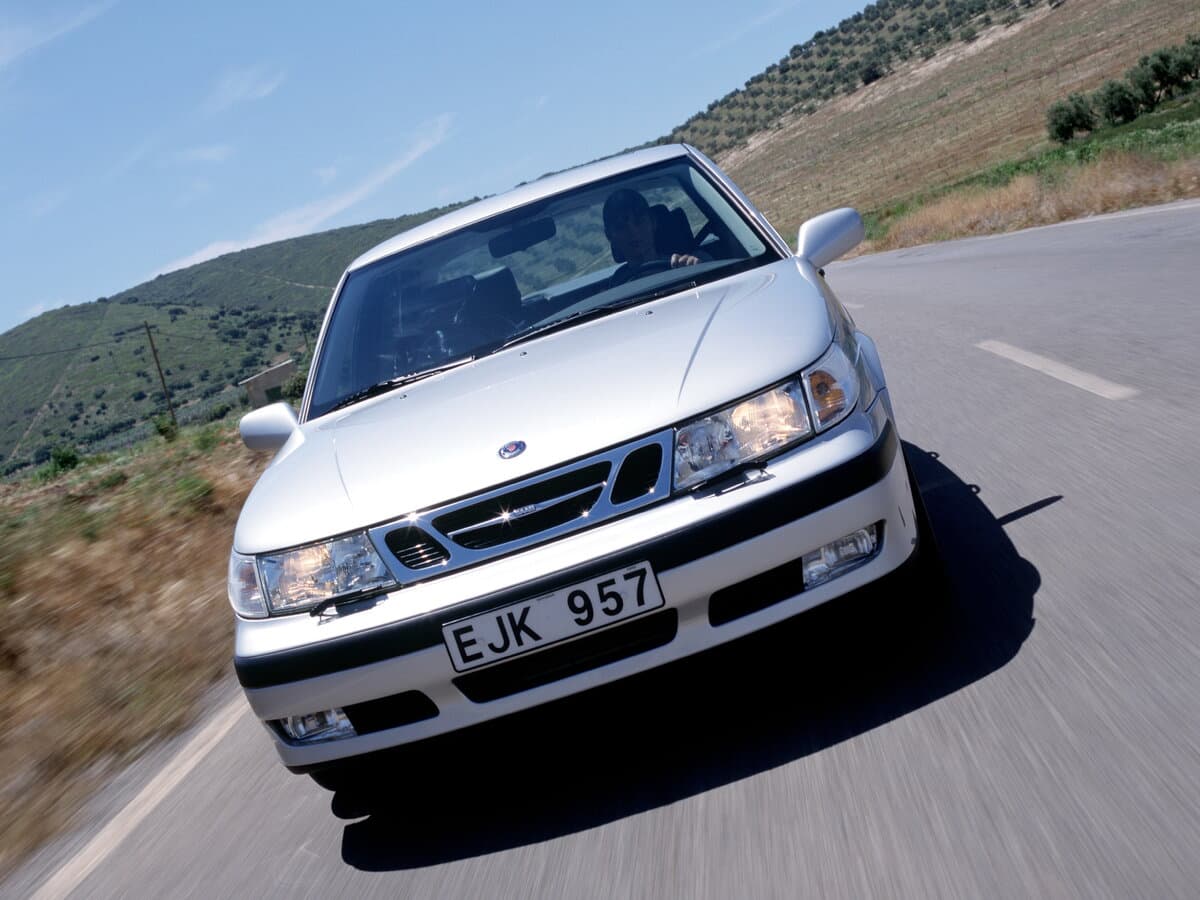 Saab 9-5 I — Öndən