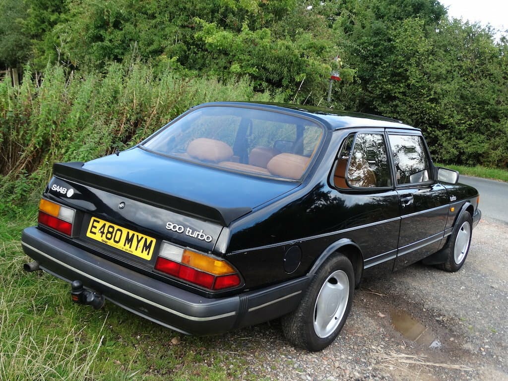 Saab 900 I — Arxadan
