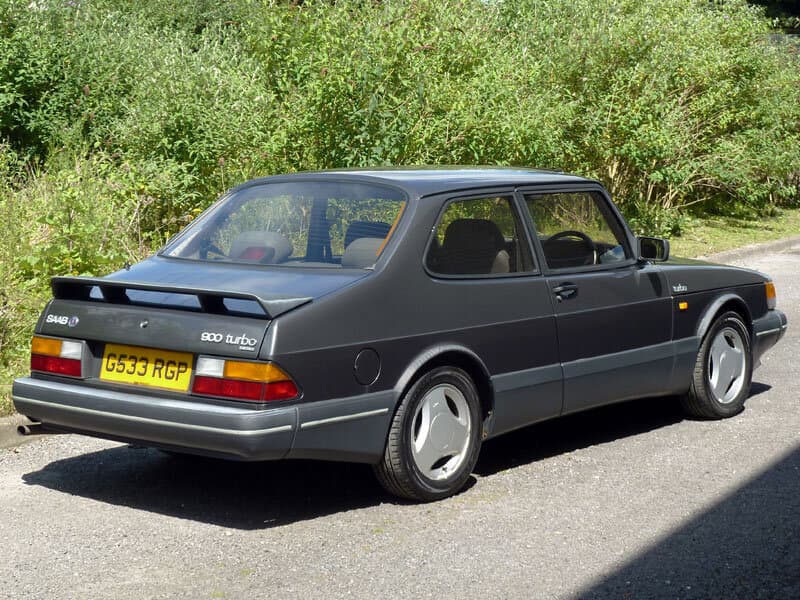 Saab 900 I — 3/4 arxadan