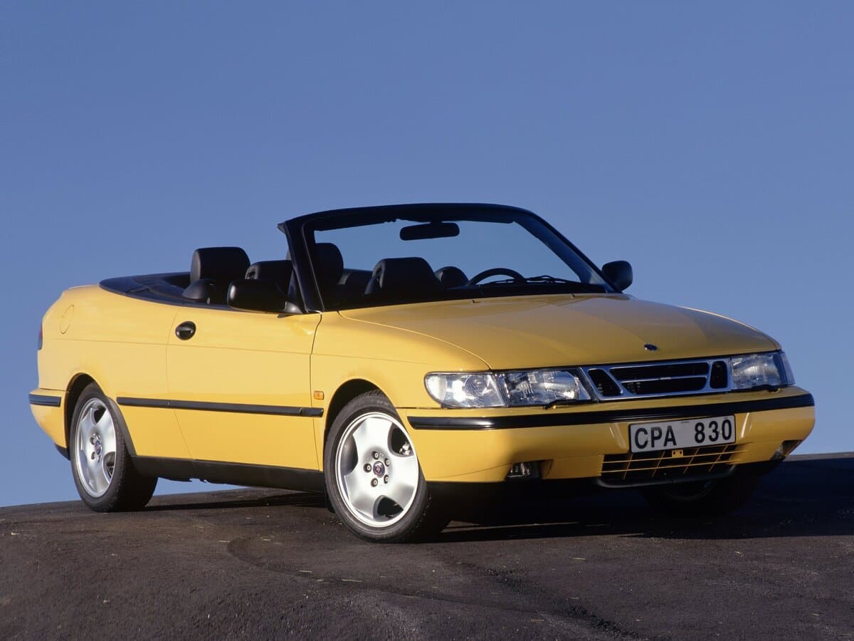 Saab 900