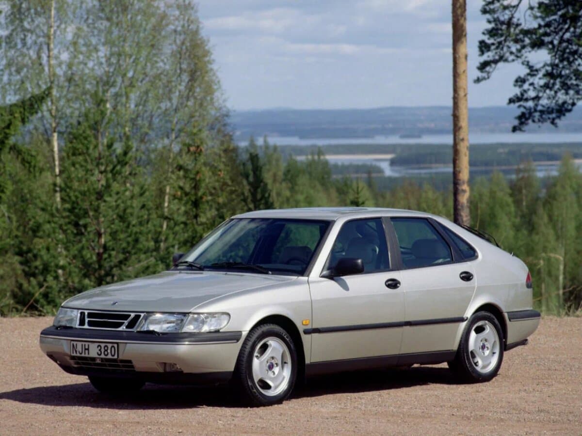Saab 900 II — Əsas şəkil
