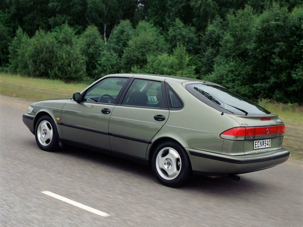 Saab 900 II — 3/4 arxadan