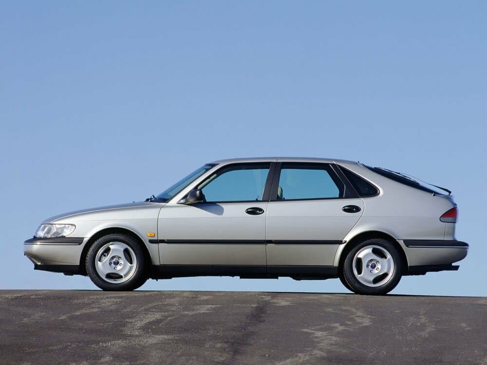 Saab 900 II — Yandan