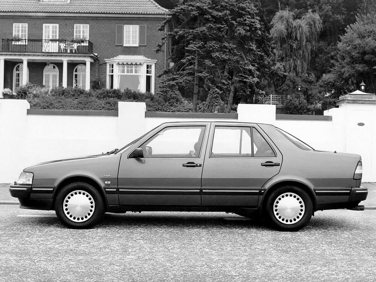 Saab 9000 I — Yandan