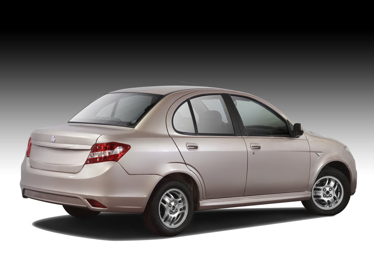 Saipa Saina I — 3/4 arxadan