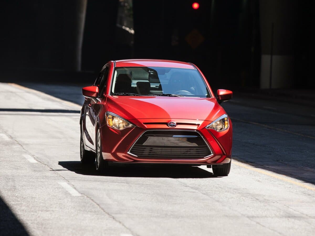 Scion iA 2015 – 2016 — Öndən