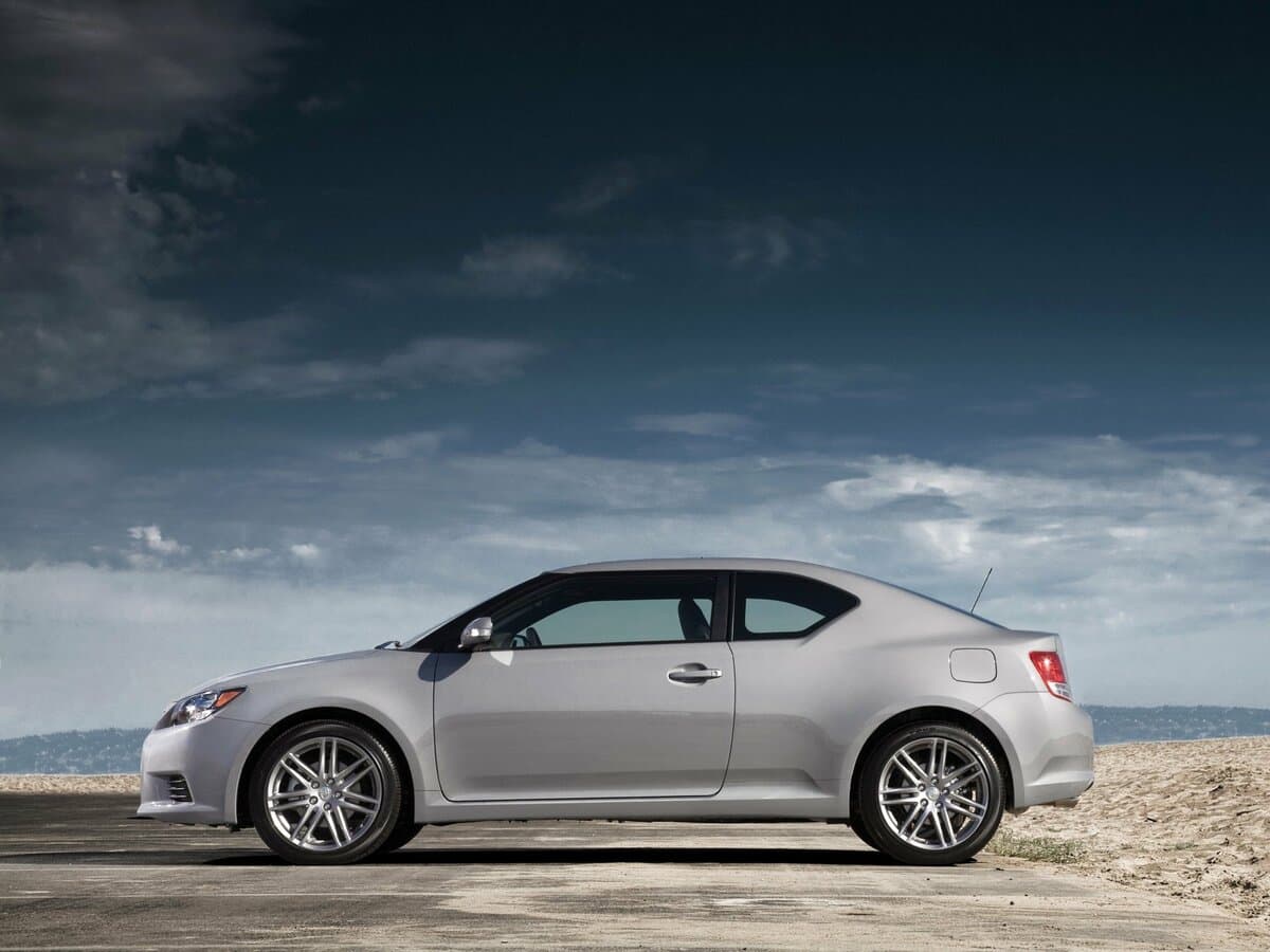 Scion tC II — Yandan