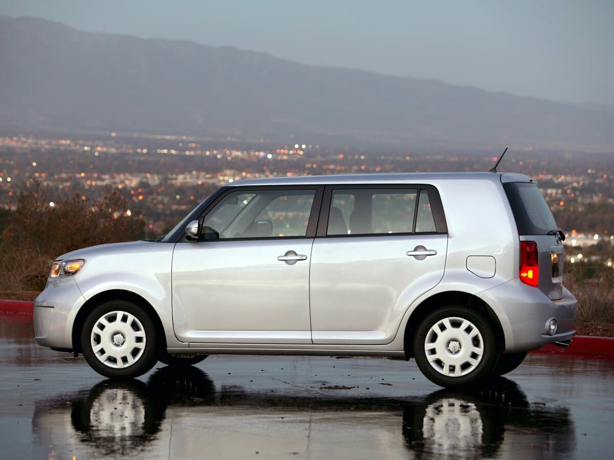 Scion xB II — Yandan