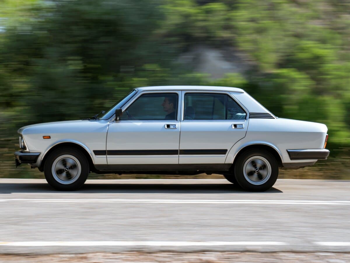 SEAT 132 1973 – 1982 — Yandan