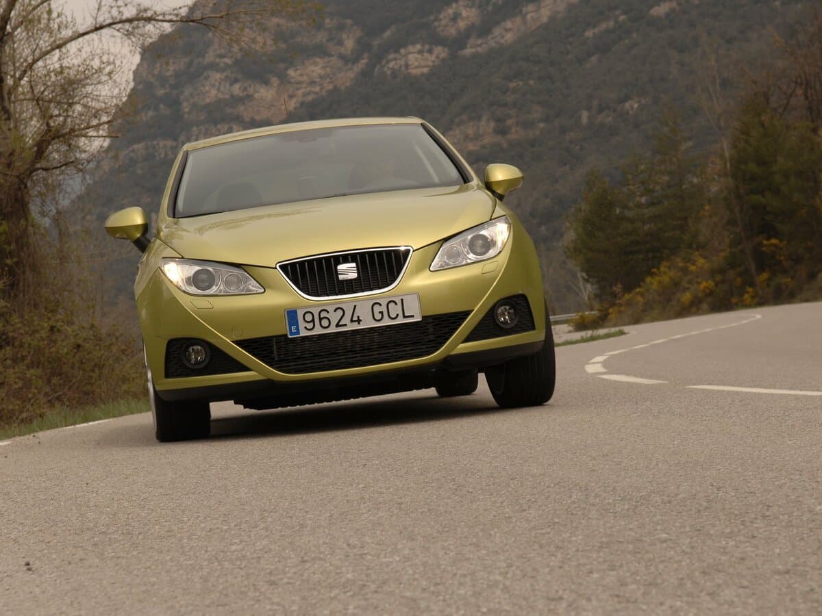 SEAT Ibiza IV — Öndən