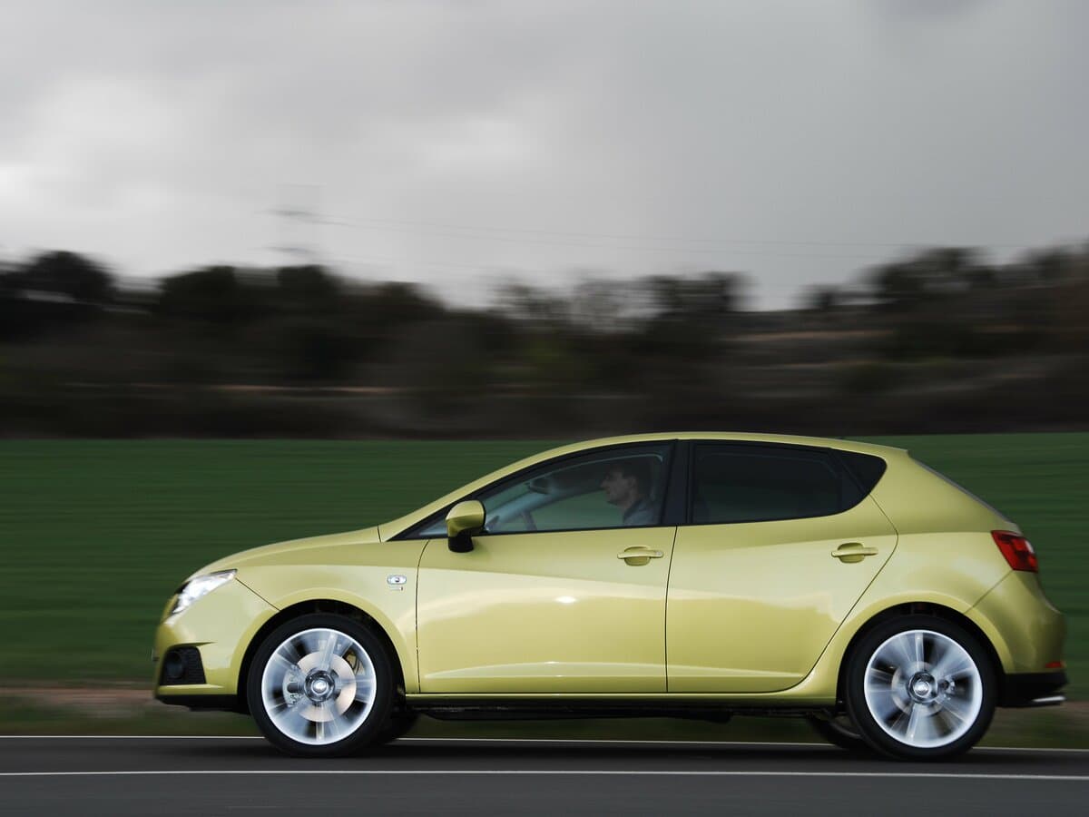 SEAT Ibiza IV — Yandan