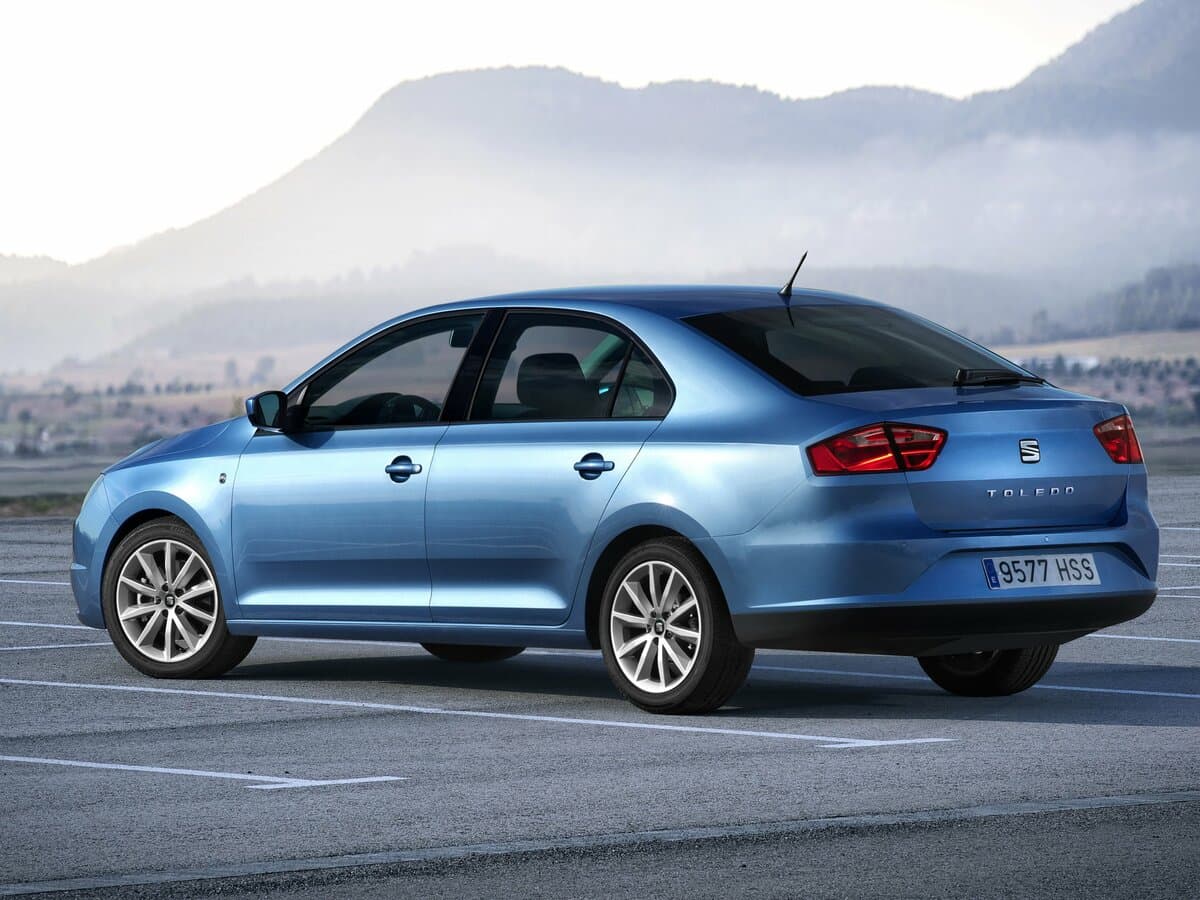SEAT Toledo IV — 3/4 arxadan