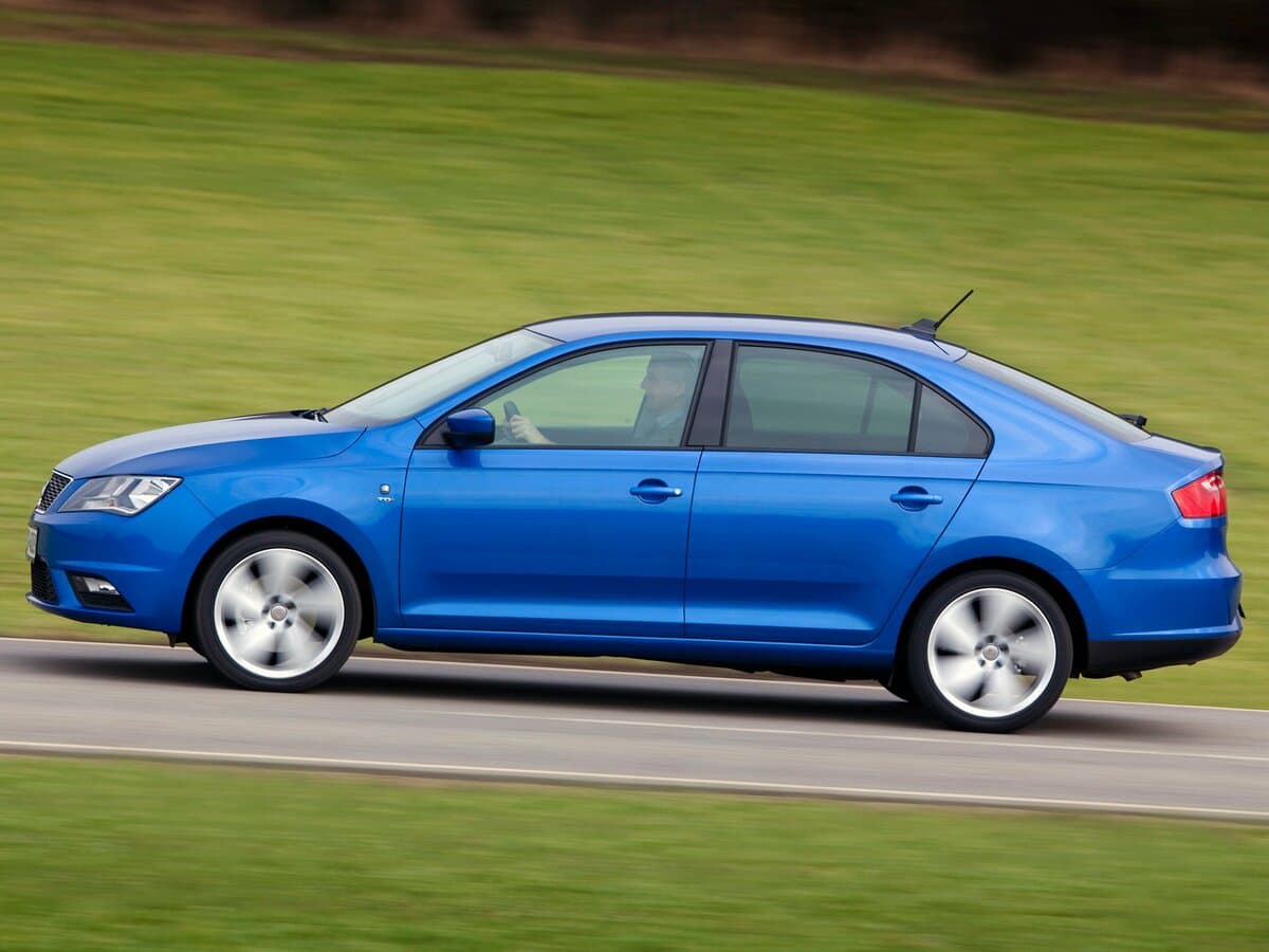 SEAT Toledo IV — Yandan