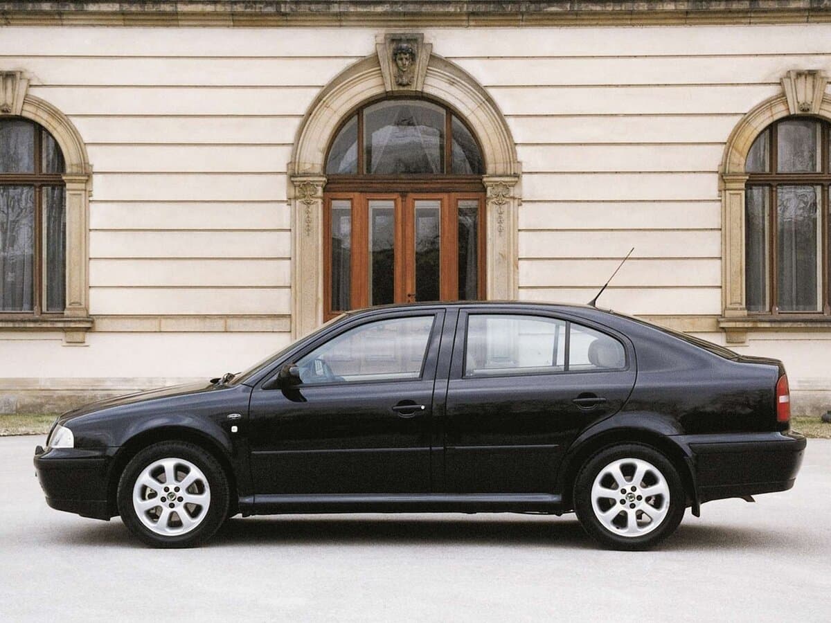 Skoda Octavia I (A4) — Yandan