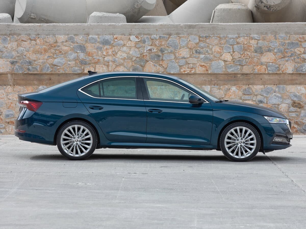 Skoda Octavia IV (A8) — Yandan