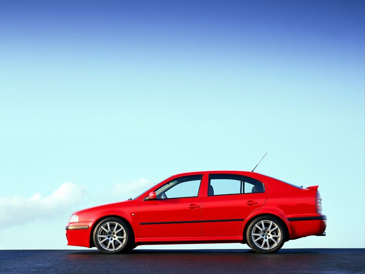Skoda Octavia RS I — Yandan