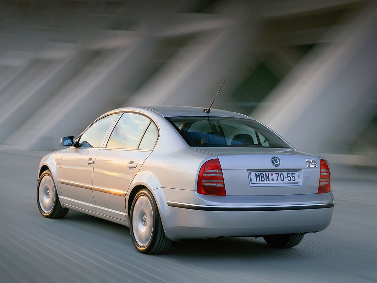 Skoda Superb I — 3/4 arxadan