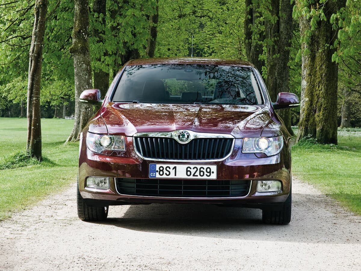 Skoda Superb II — Öndən