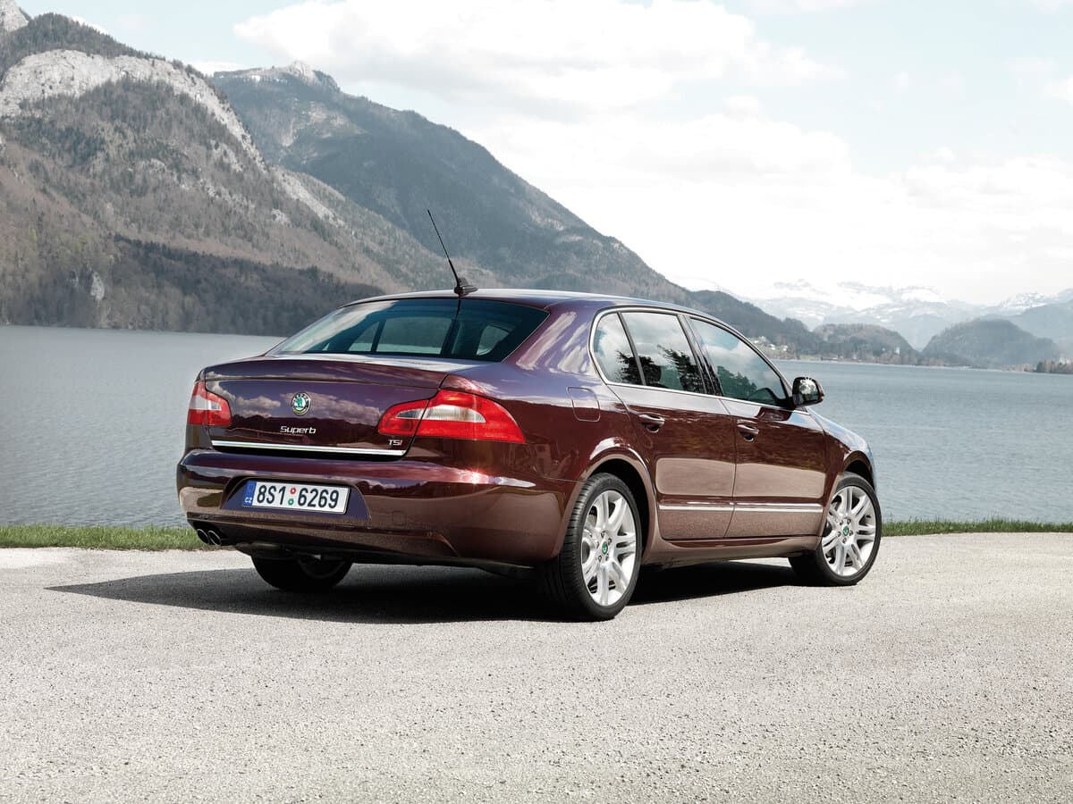 Skoda Superb II — 3/4 arxadan