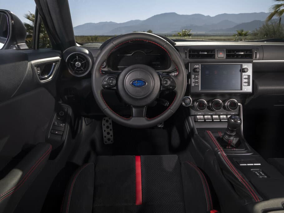 Subaru BRZ II — Sükan