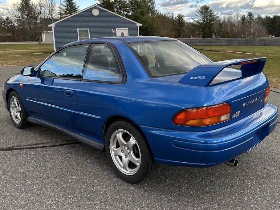 Subaru Impreza I — 3/4 arxadan