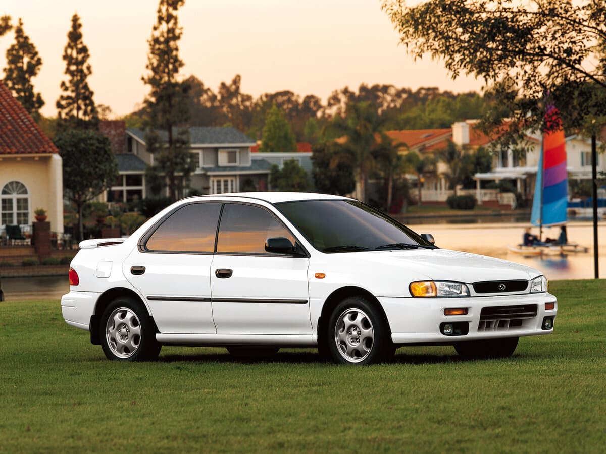 Subaru Impreza I — Yandan