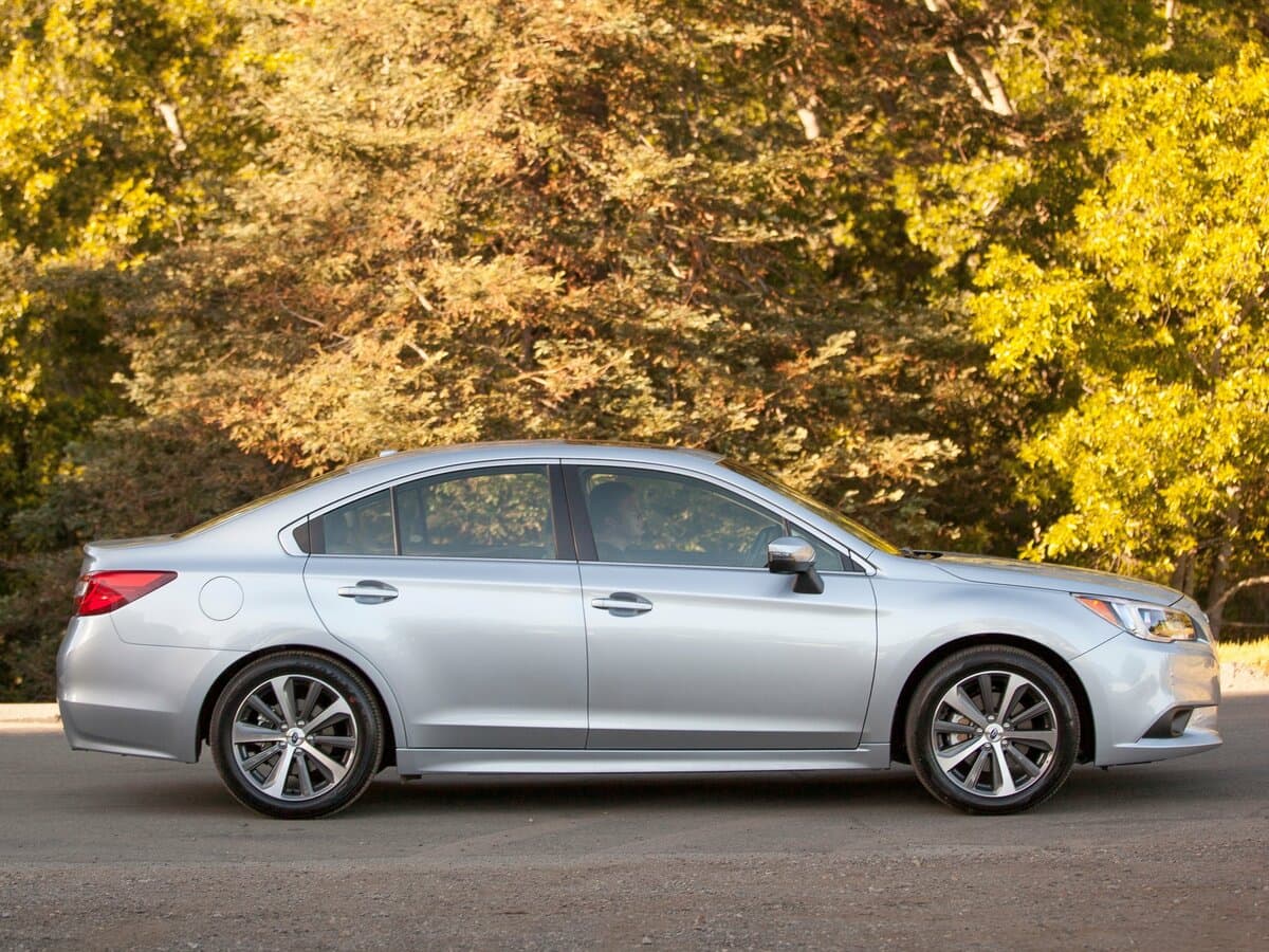 Subaru Legacy VI — Yandan