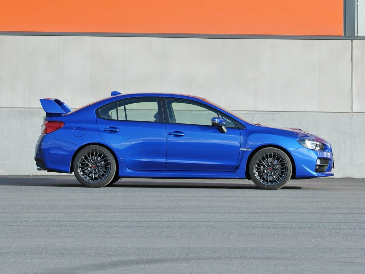 Subaru WRX STi I — Yandan