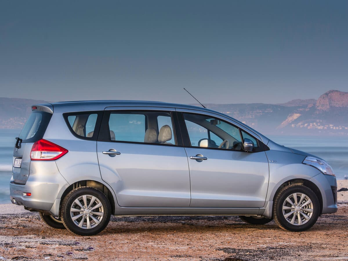 Suzuki Ertiga I — Yandan