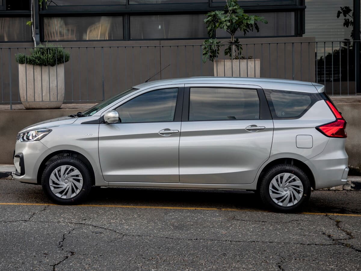 Suzuki Ertiga II — Yandan