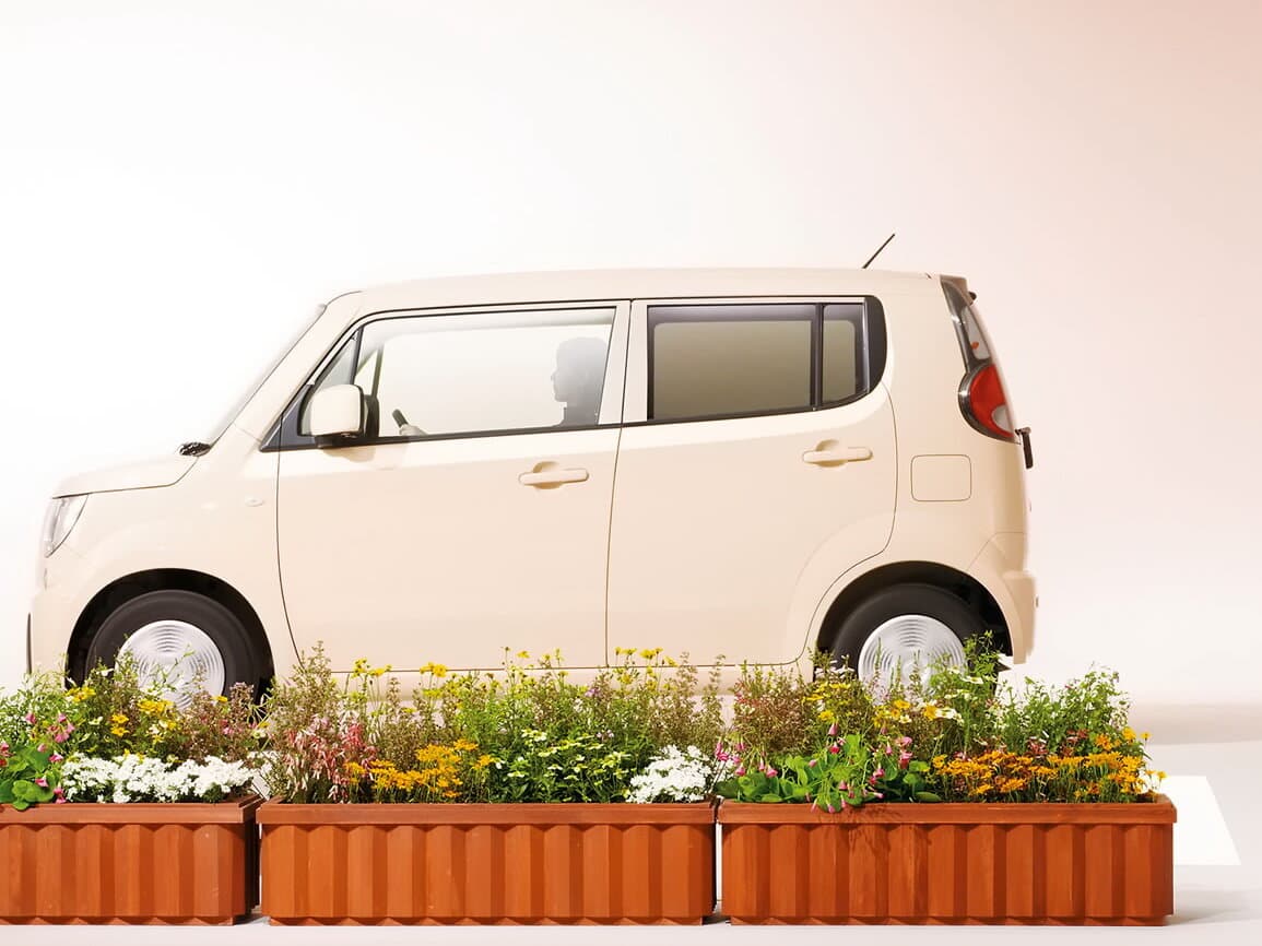 Suzuki MR Wagon III — Yandan
