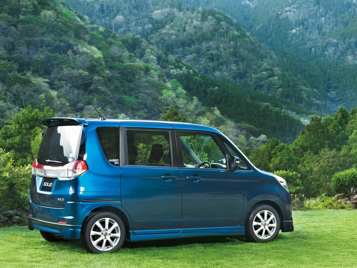 Suzuki Solio II — 3/4 arxadan