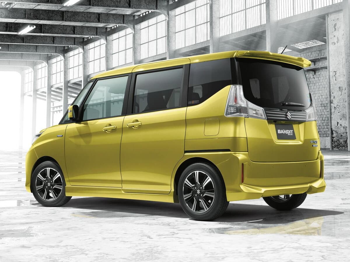 Suzuki Solio III — 3/4 arxadan