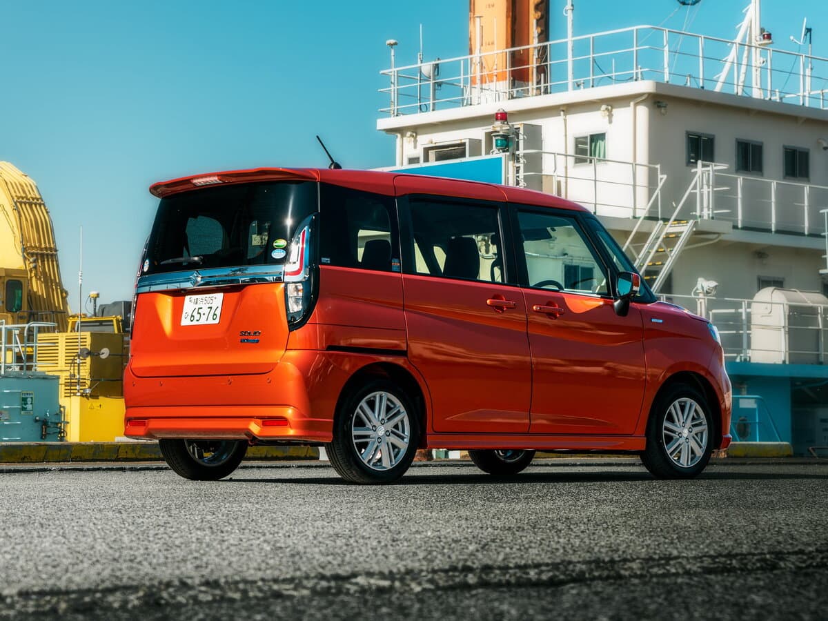 Suzuki Solio IV — 3/4 arxadan