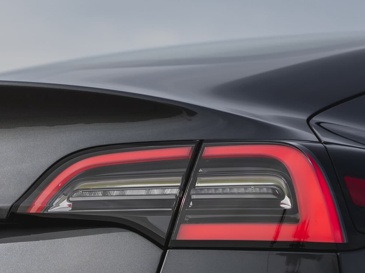 Tesla Model 3 I — Detal