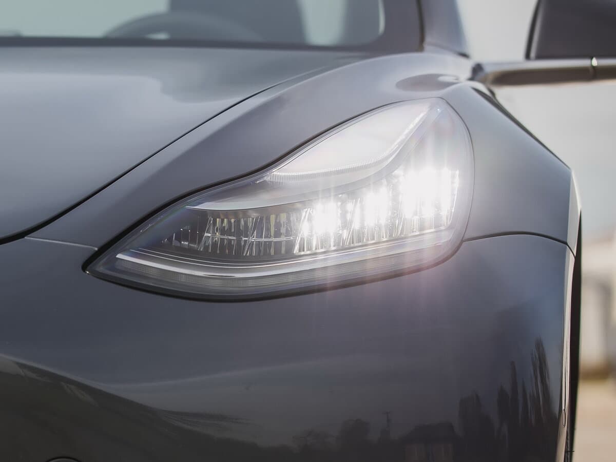 Tesla Model 3 I — Fara