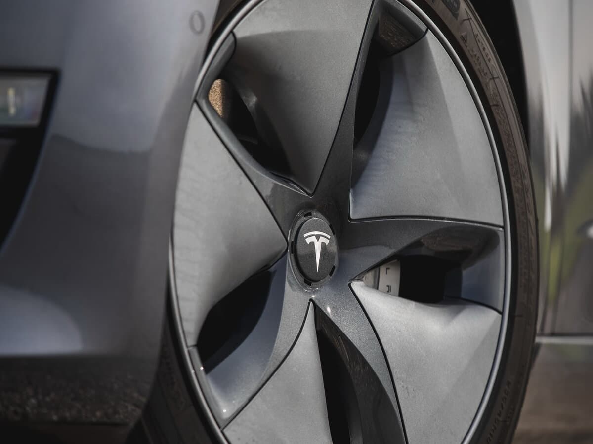 Tesla Model 3 I — Təkər