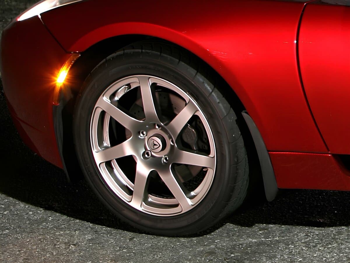 Tesla Roadster I — Təkər