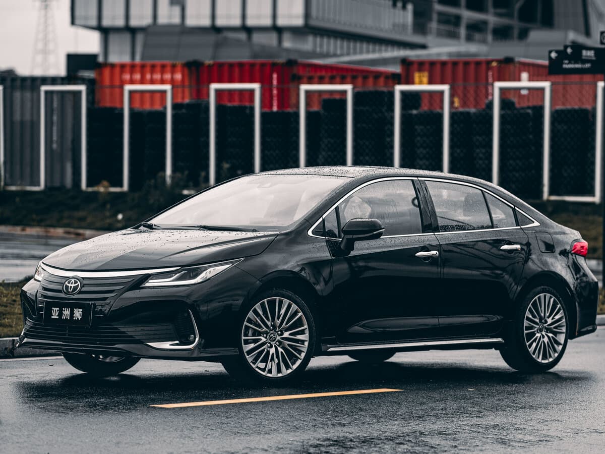 Toyota Allion III — Yandan