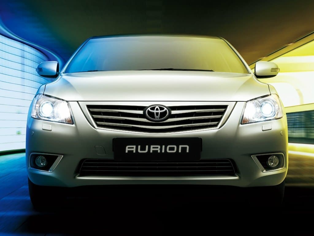Toyota Aurion I — Öndən