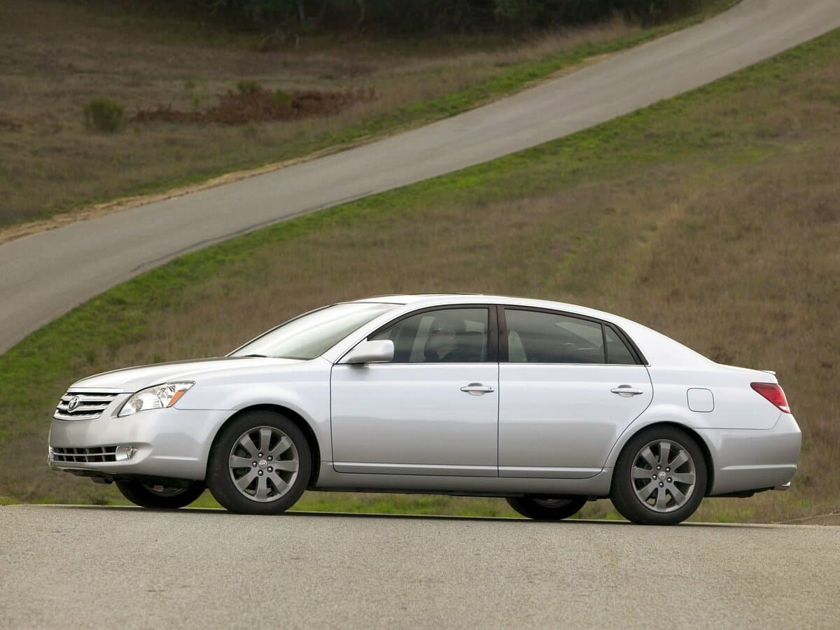 Toyota Avalon III — Yandan