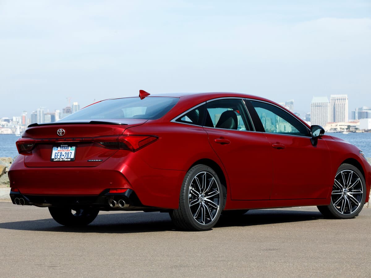 Toyota Avalon V — 3/4 arxadan