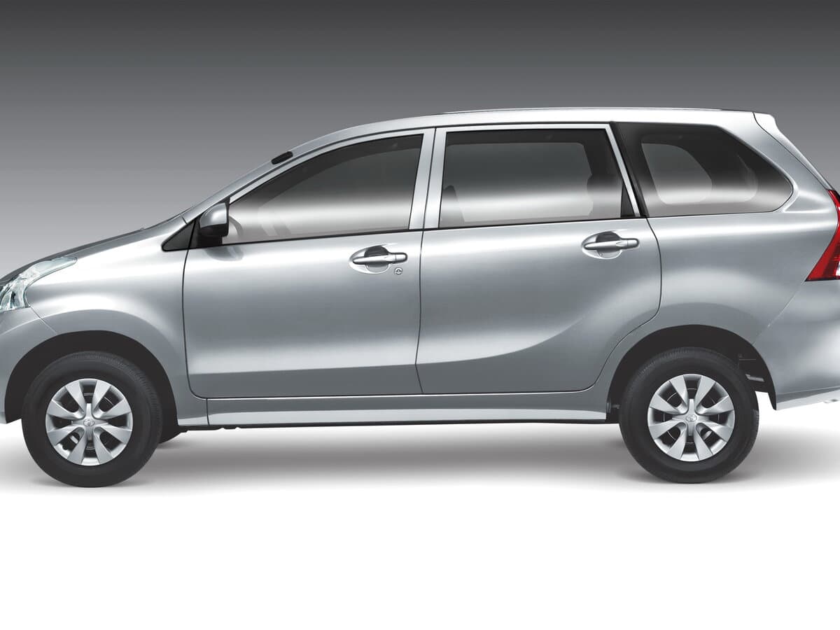 Toyota Avanza II — Yandan