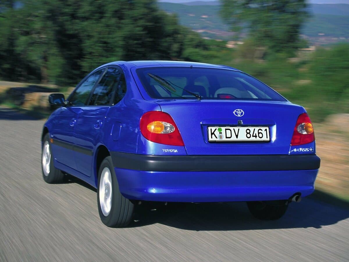 Toyota Avensis I — Arxadan